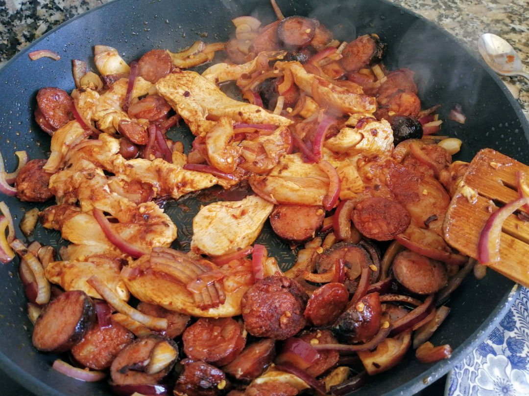 Spanish pasta pot with chorizo