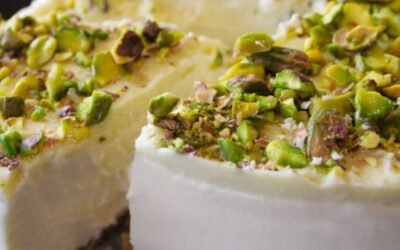 Easy White Chocolate Cheesecake with pistachios (no-bake)