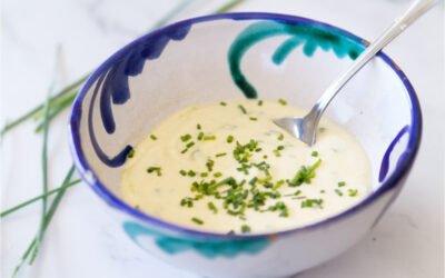 Healthy yogurt salad dressing (easy 5 min recipe)