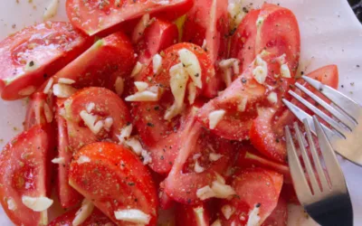 5 minute Spanish tomato salad (Quick and easy summer salad)