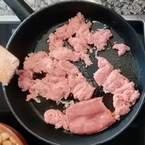 a pan of chicken mince