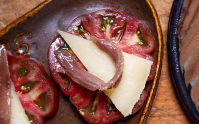 Tomato with manchego and Cantabrian Anchovies – 3 Ingredient Tapas