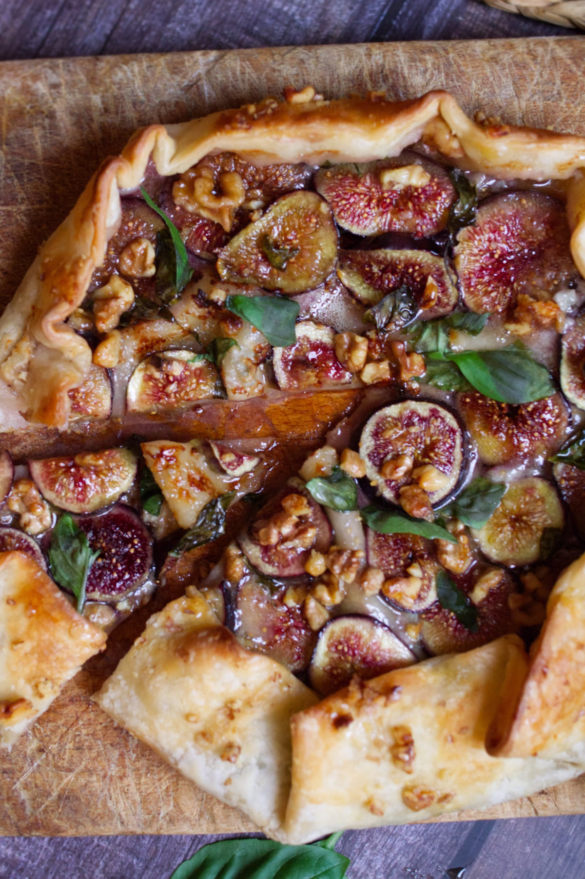 A gorgonzola fig and walnut tart