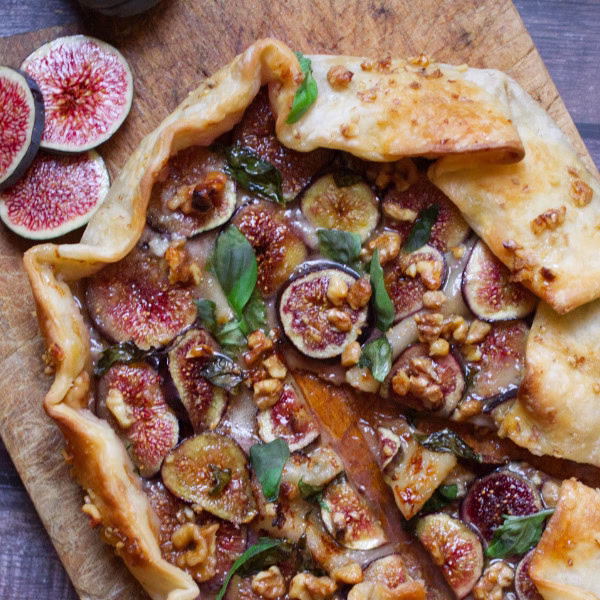 A gorgonzola fig and walnut tart
