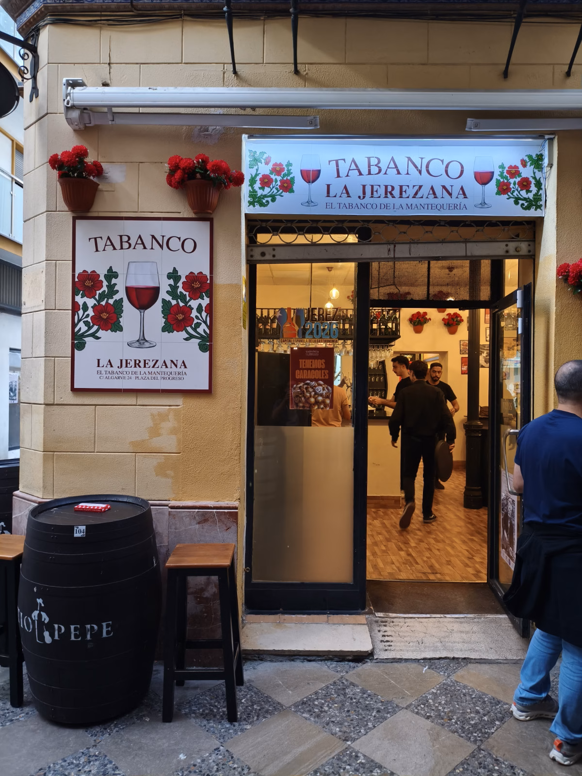 The entry to tabenco la Jerezana