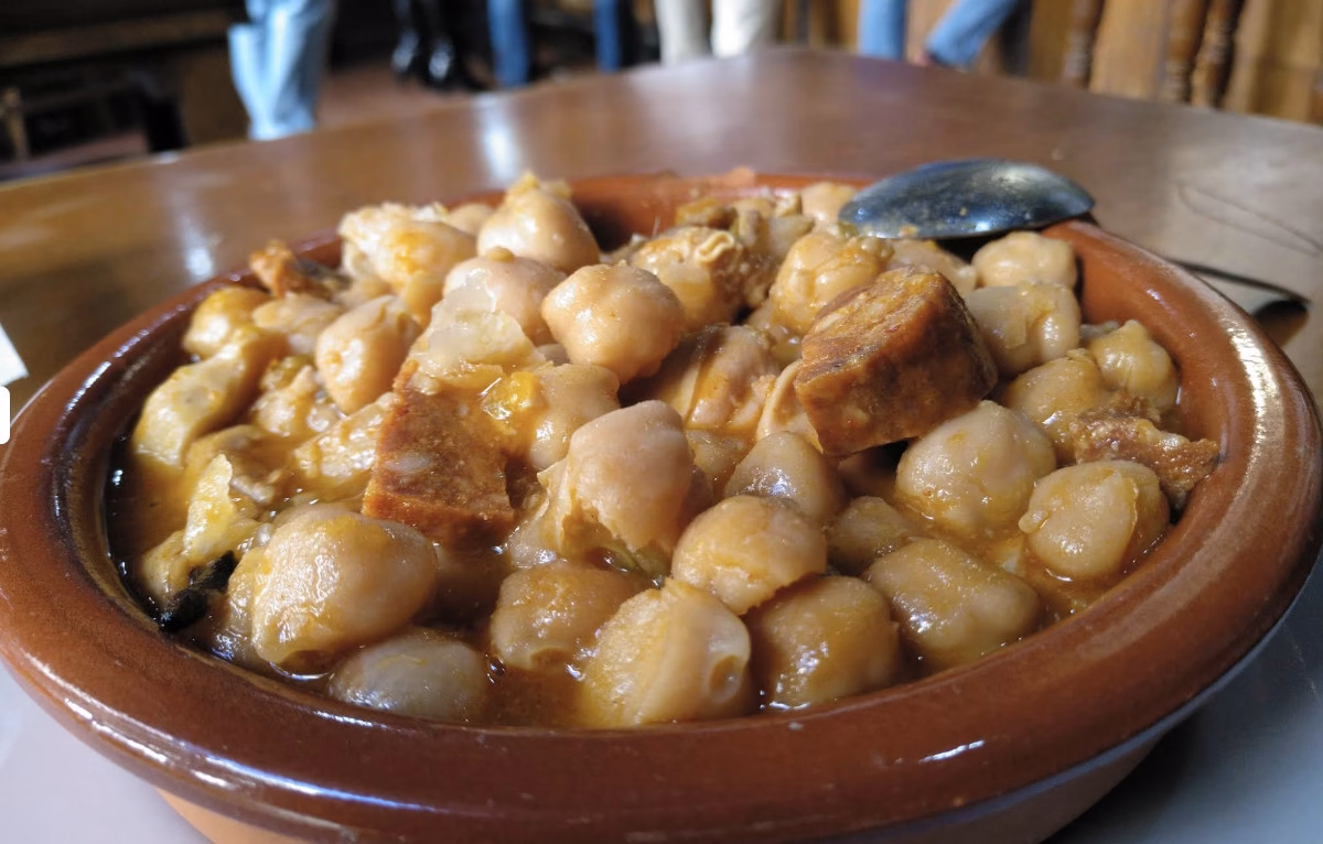 The tapas serving of menudo gritano, by tabanco san pablo